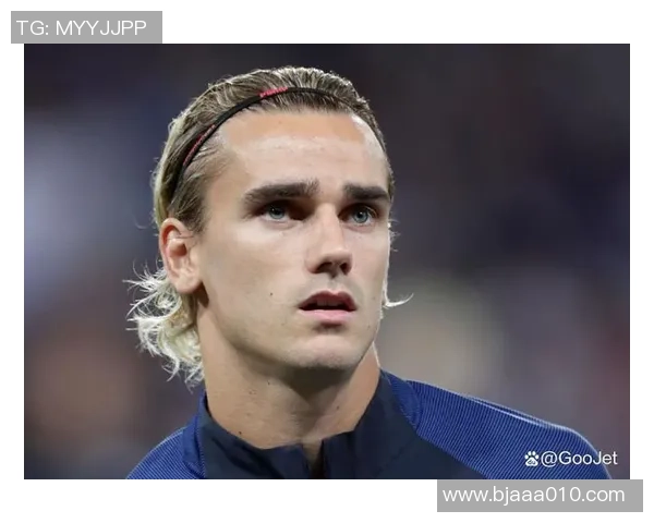 刺猬头足球球星崛起背后的努力与荣耀展现球场风采