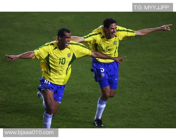 足球巨星壁纸精选展示 球场传奇人物尽收眼底展现精彩瞬间 足球巨星壁纸精选展示 球场传奇人物尽收眼底展现精彩瞬间