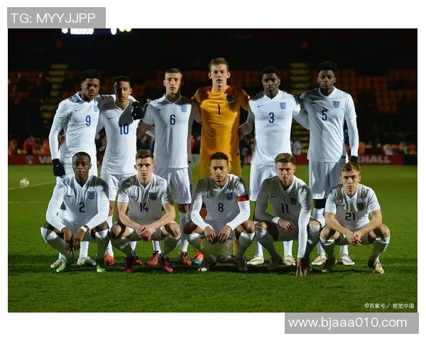 两颗足球场上的璀璨明星如何在绿茵场上演绎辉煌对决