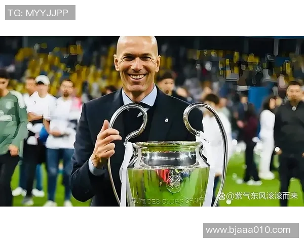 《天才球星逆袭之路从草根崛起到世界之巅的足球传奇》