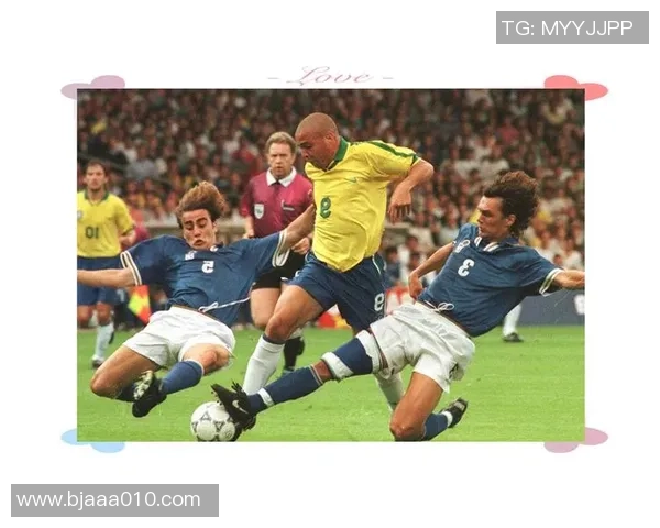 绿茵场上瞬间定格那些震撼世界的足球巨星经典动作 绿茵场上瞬间定格那些震撼世界的足球巨星经典动作