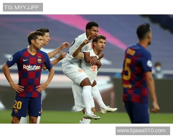 足球巨星风采集结九宫格展现足球传奇荣耀与经典瞬间